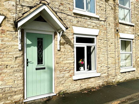 Cute Country Cottage entrance.