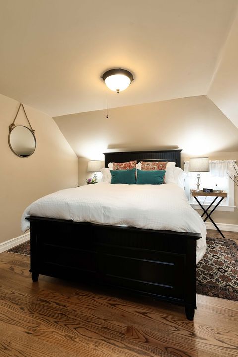 Luxurious Mattress & Bedding in our Queen Bed Guest Room