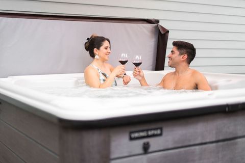 Hot Tub Available Year Round "Cheers To That!"