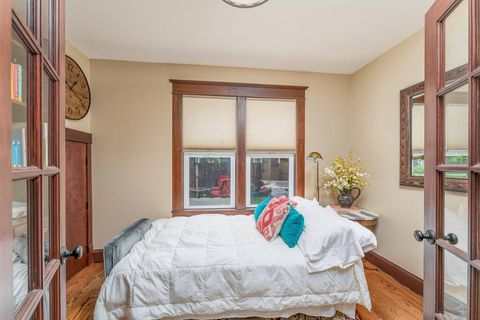 4th Guest Bedroom Option On Main Level
"Den Conversion"
-Full Size Mattress
-Full Bath Across The Hall

+Just Let Us Know