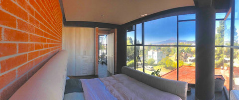 Vista de los volcanes desde la cama principal