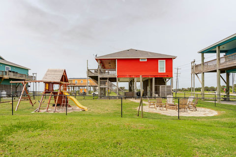 Big fenced backyard with room to play