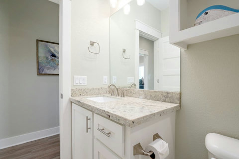 Bath vanity