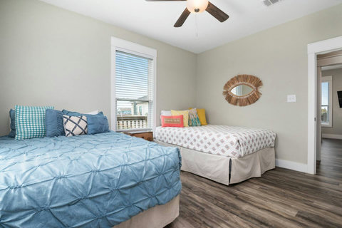 Second queen bedroom