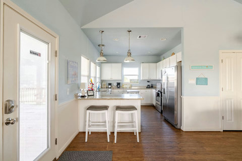 Kitchen with a breakfast bar