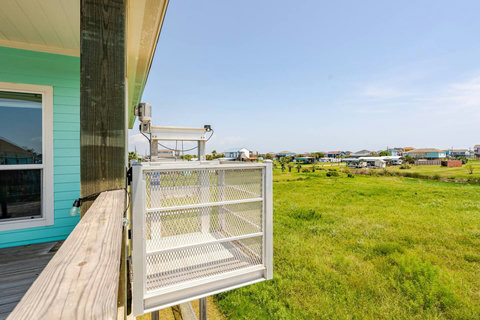 Luggage lift (extra fee)