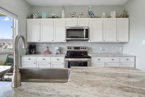 Kitchen with plenty of cabinets