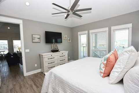 Second king bedroom with deck doors