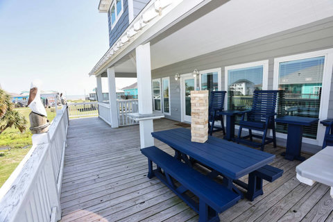 Picnic table on the deck