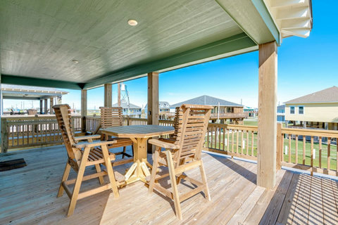 Covered deck with high-top seating