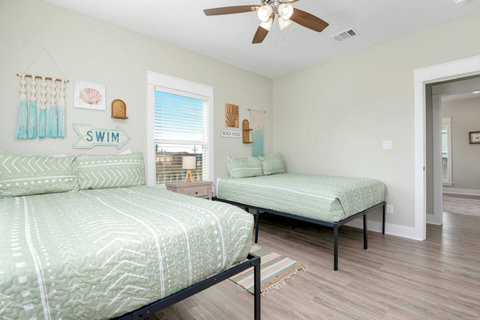 Bedroom with two queen beds