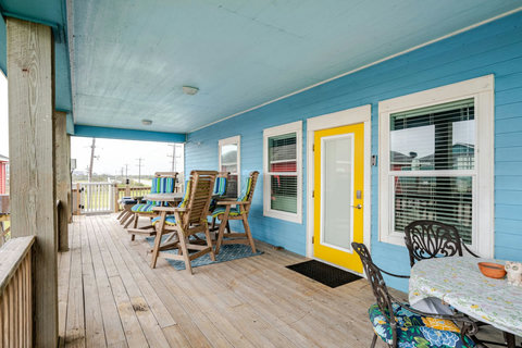 Long covered deck with seating for everyone