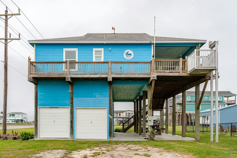 Wraparound deck on the beach side of the house