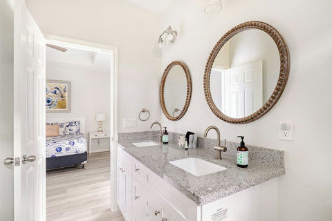 Double vanity in the primary bath