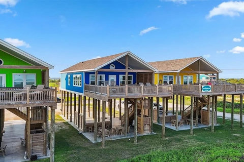 Houses with decks facing the water