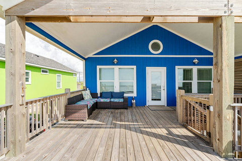 Outdoor sectional on the covered deck
