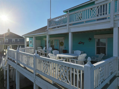 Deck dining with sun and breeze