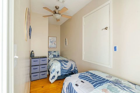 Twin bedroom, great for kids