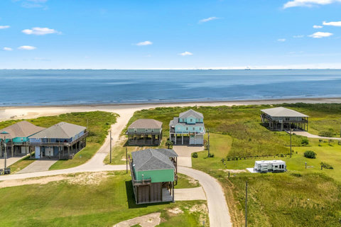 Path to the beach from above