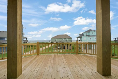 Deck view toward the water
