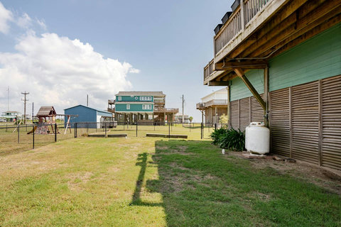 Fenced side yard