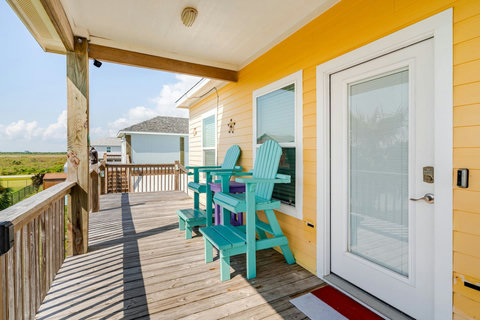 Covered deck by the front door