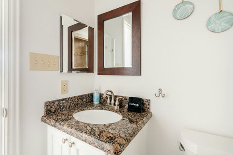 Bath vanity