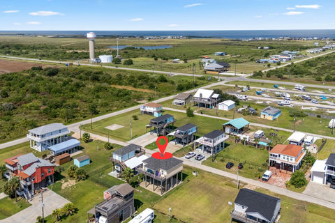 The house and neighborhood from above