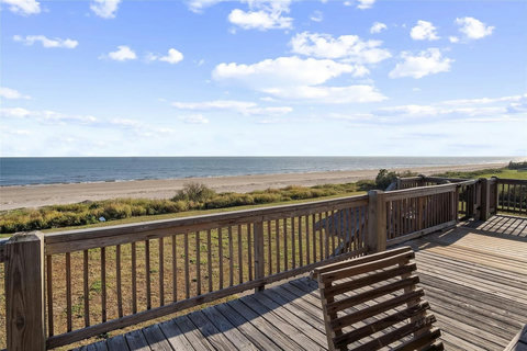 Kick back on the deck and watch the waves