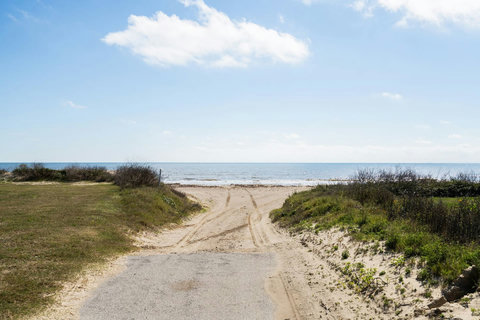 Short path straight to the beach