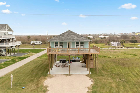 Front deck and a big shaded patio below