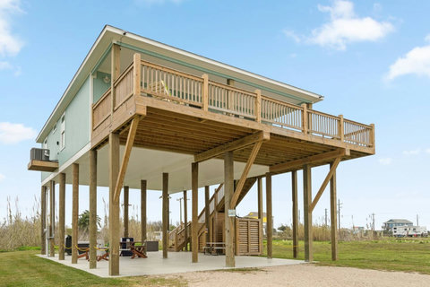 Big wraparound deck