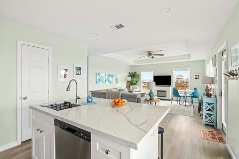 Quartz island with a view of the whole room
