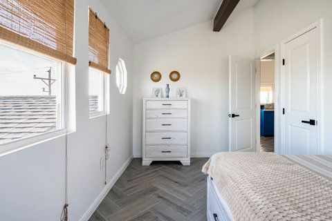 Bedroom with a dresser