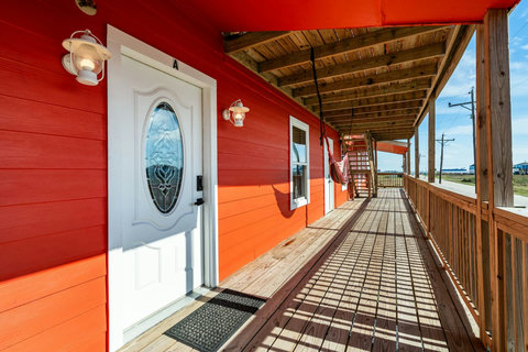 Private entry off the covered deck