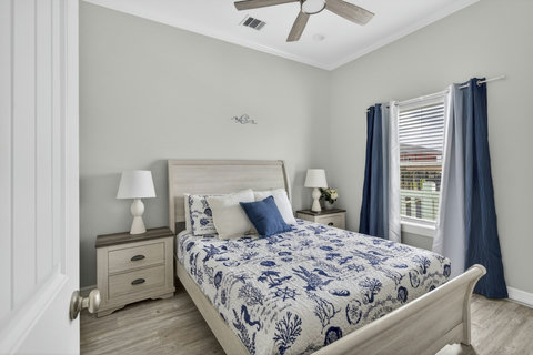 Second bedroom with a sleigh bed