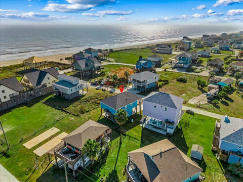 Aerial view: a short walk to the beach