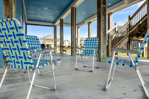 Kick back under the house between beach trips