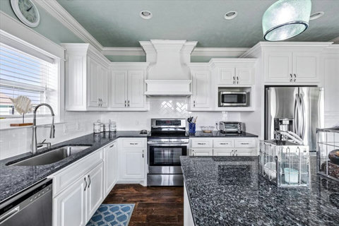 Farmhouse sink and plenty of counter space