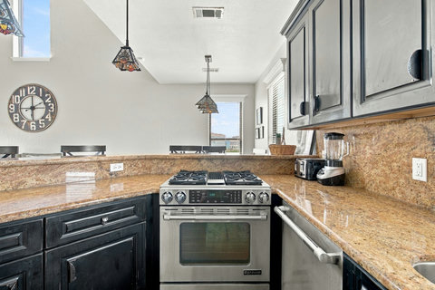Gas range and dishwasher