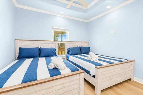 Second bedroom with two queen beds