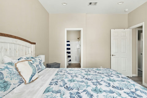 King bedroom with its own bath