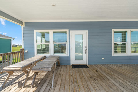 Loungers by the front door