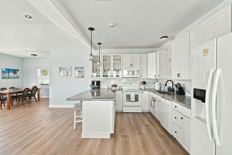 Kitchen with the dining table close by