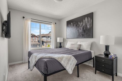 2nd Bedroom with Smart TV