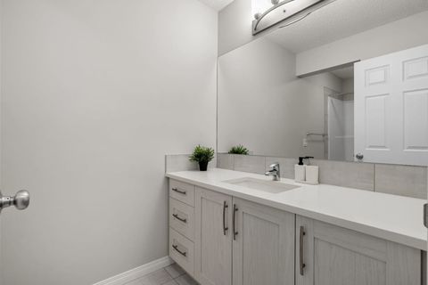 2nd Full Bathroom