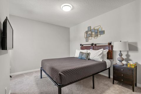 4th Bedroom with Smart TV