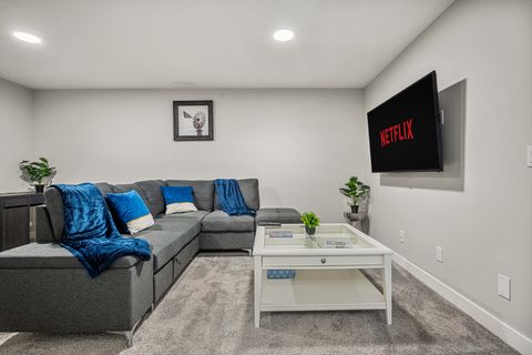 Downstairs Living Room with Smart TV & Pull Out Sofa Bed (Sleeps 2)