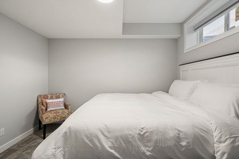 King Size Bed (Bedroom #4 Basement)