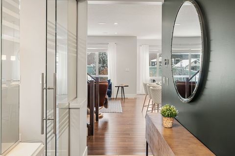 Open, Modern & Cozy Living Space
